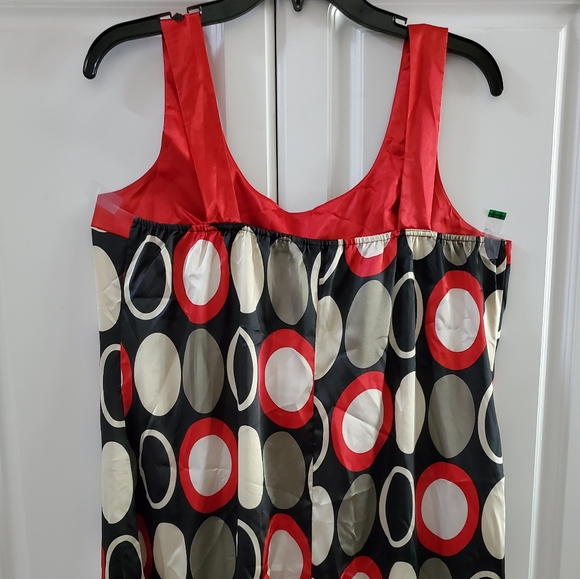 Plus size -Dress - Picture 3 of 8